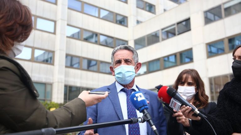 La oposición critica que Revilla «criminalice» a los hosteleros