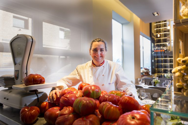 Lidl se alía con la chef Pepa Muñoz para innovar con un gazpacho de tomate Rosa