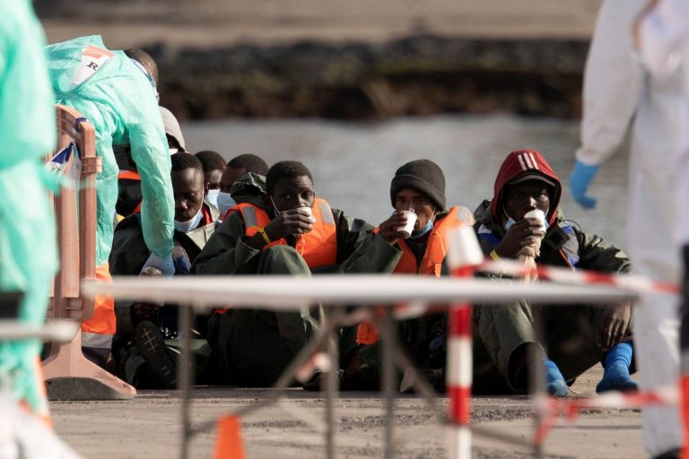 Más de 8.300 migrantes han llegado a España de forma irregular en 2021