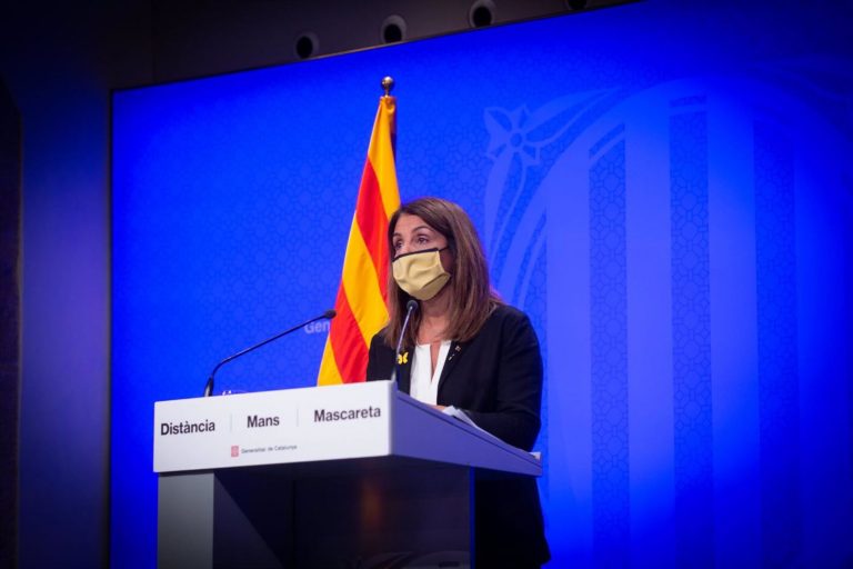 Cataluña defiende usar mascarilla hasta que lo crean las autoridades sanitarias