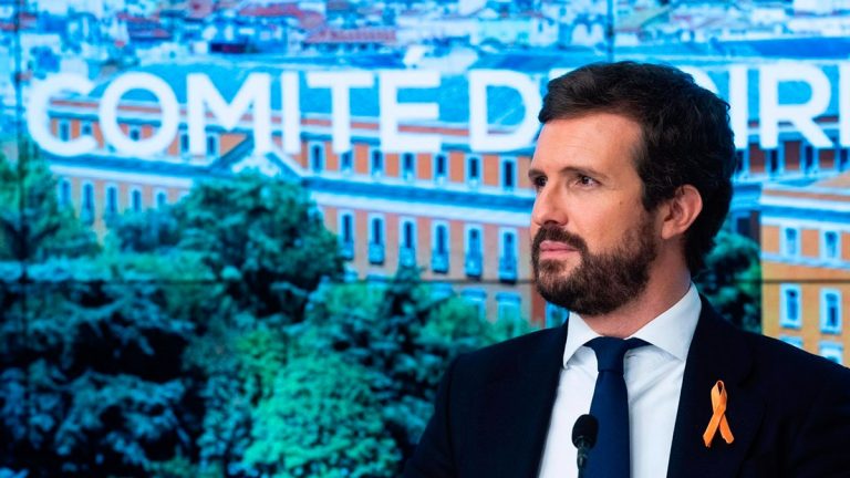 ‘Génova’ vería irresponsable que Sánchez hiciera firmar al Rey los indultos a los líderes del ‘procés’
