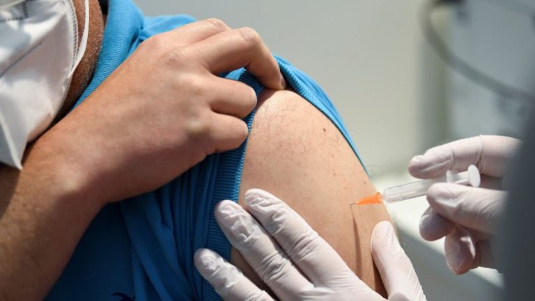 Un 54,3% de la población de 50 a 59 años del País Vasco ha recibido al menos una dosis de la vacuna