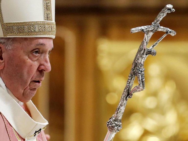El Papa critica que mujeres ocultan su embarazo en el trabajo por miedo al despido