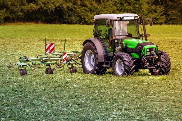 Planas anuncia un Plan Renove de maquinaria agraria, dotado con 6,55 millones