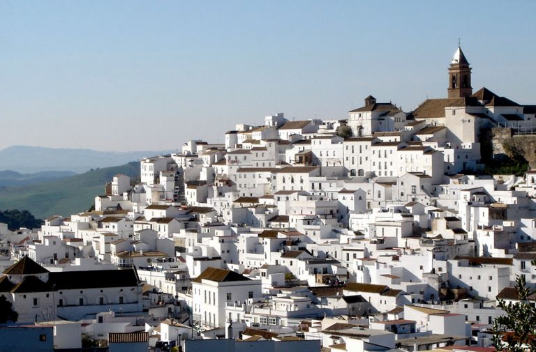 Pueblos ‘blancos’ de Andalucía: estos son los que te recomendamos