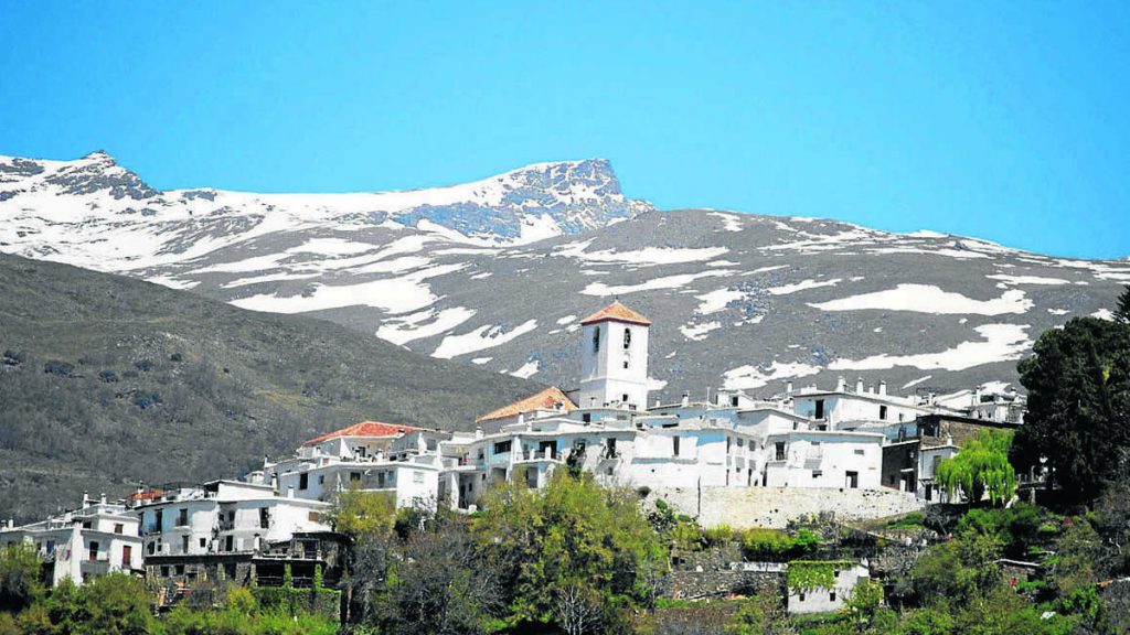 Nos Invita La Arquitectura De Capileira En Granada