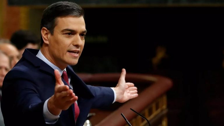 Sánchez pide el apoyo de los grupos para «desterrar» ‘disminuido’ de la Constitución