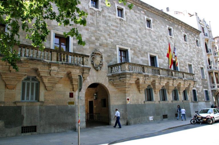 El TSJIB vuelve a autorizar el toque de queda en Baleares con dos votos particulares