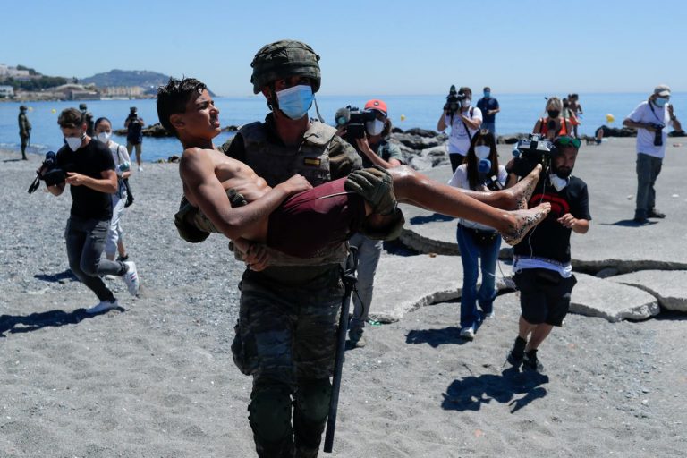 Valencia amplía a 25 los menores migrantes que acogerá de centros de Ceuta