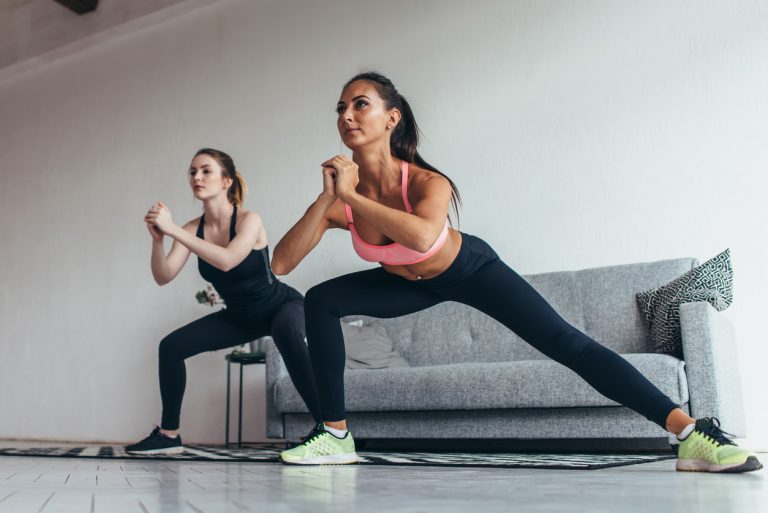 Youtube: vídeos de ejercicios de piernas para ejercitarse en casa