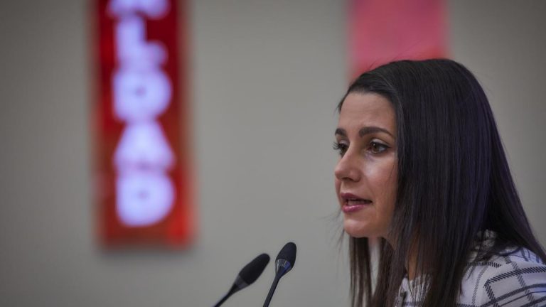 Arrimadas dice que Cs ha cometido errores, pero espera volver a ilusionar a los españoles