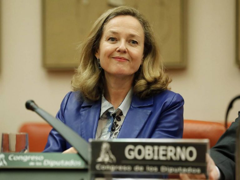 Calviño ve la reforma laboral «urgente»