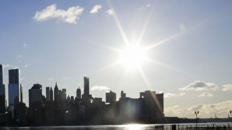 El fin de semana de lluvias récord en el este dan paso a cielos soleados