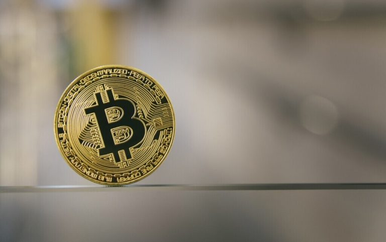 La CNMV permite a los fondos de inversión invertir en criptomonedas