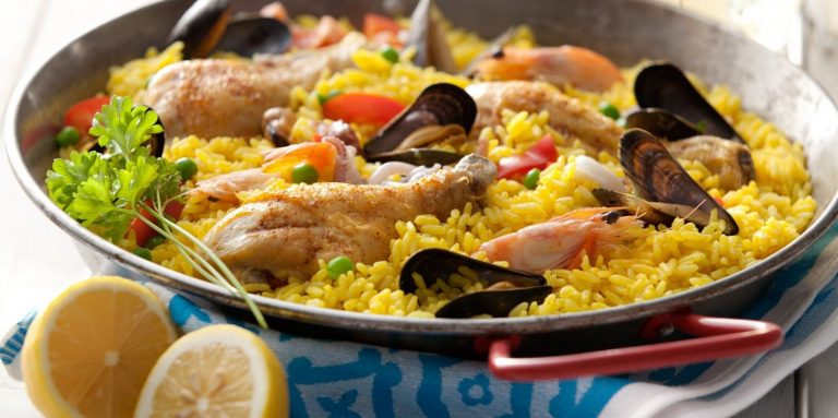 Este es el mejor arroz que puedes comprar para hacer una paella