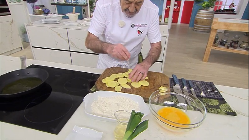 Karlos Arguiñano Preparando Unas Patatas A La Importancia.
