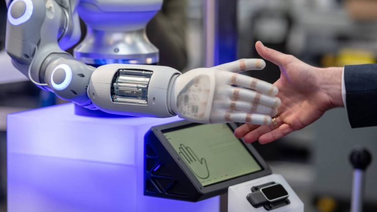 El Gobierno defiende que la robotización no aumentará el desempleo estructural
