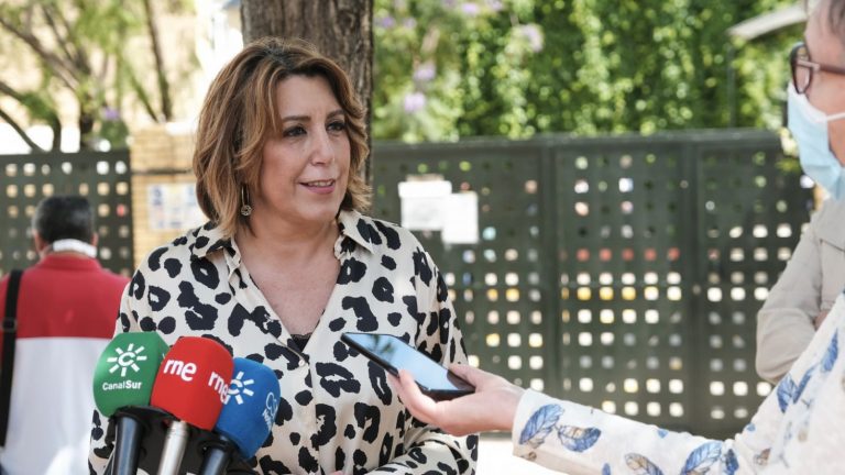 El equipo de Díaz entrega el «límite máximo de avales» a las primarias del PSOE-A