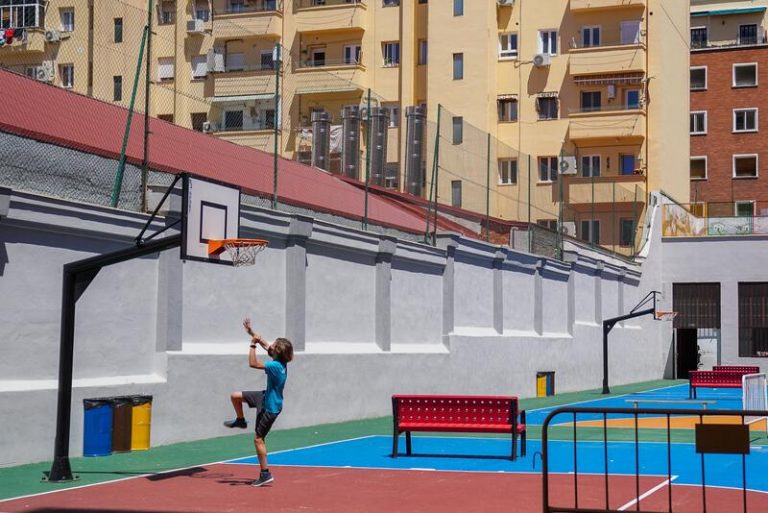 Madrid ve «muy posible» que el próximo curso los niños no lleven mascarilla en el exterior