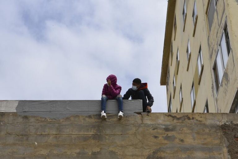 Calvo dice que se entregarán los menores a Marruecos, ya que «es donde tienen que estar»