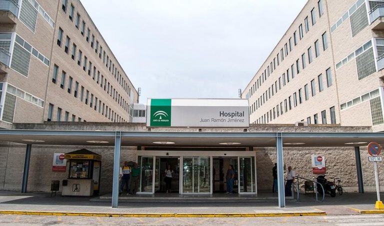 Andalucía baja los hospitalizados por quinto día seguido y los pacientes en UCI también se reducen