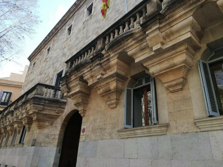 A juicio por abusos sexuales «casi a diario» a la hija menor de su pareja