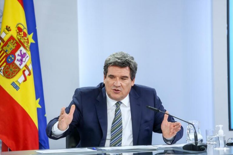 Escrivá anuncia desincentivos contra la rotación de contratos