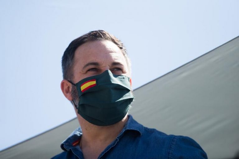 Abascal pide unidad «por encima de siglas políticas» y no tener vergüenza por una foto