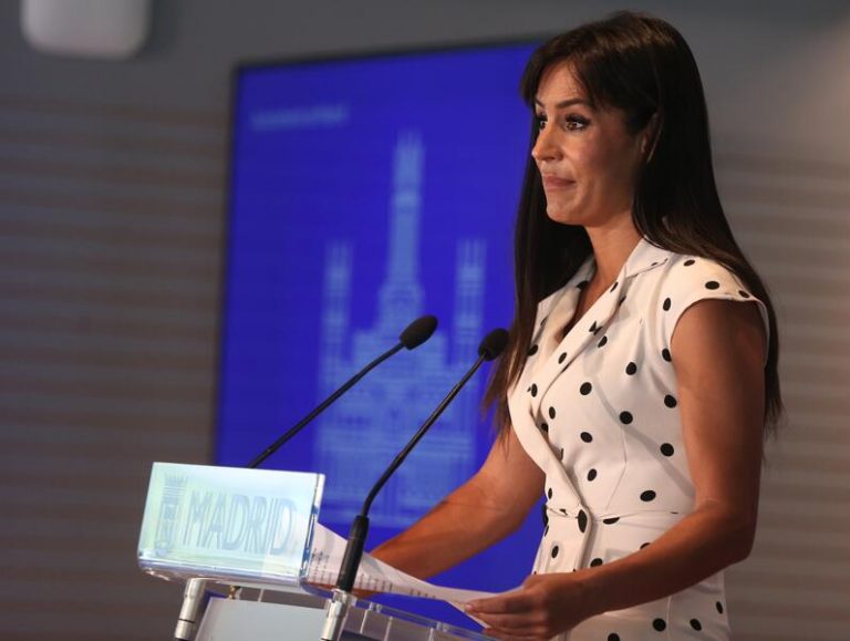 Villacís critica las «desacertadas» palabras de Ayuso sobre el Rey