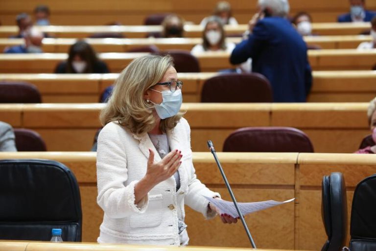 Calviño espera que la foto del Rey y Aragonès sea «síntoma y signo» de «diálogo»