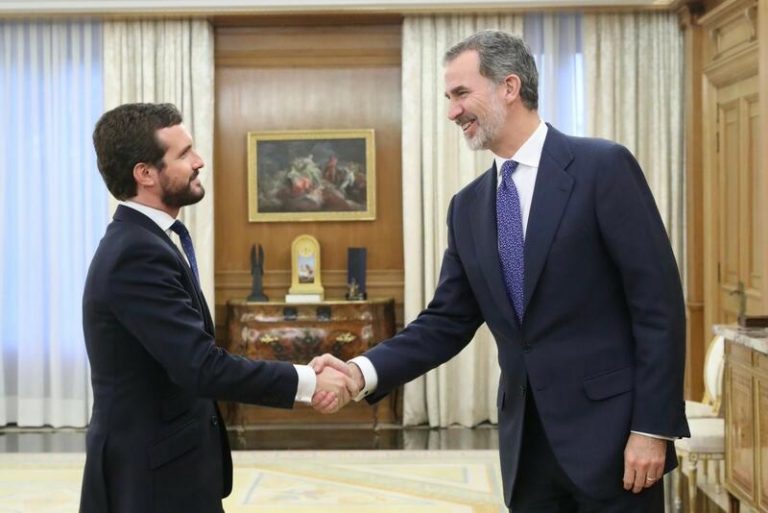 Casado reivindica la «impecable labor» de Felipe VI en el séptimo aniversario de su proclamación