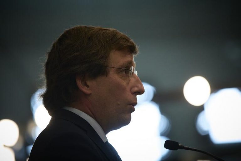 Almeida critica «propaganda» de Sánchez con mascarillas al «no haber consultado con las comunidades autónomas»