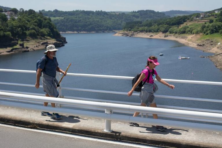 Sube la presión hospitalaria en Galicia mientras los casos activos encadenan cuatro días al alza