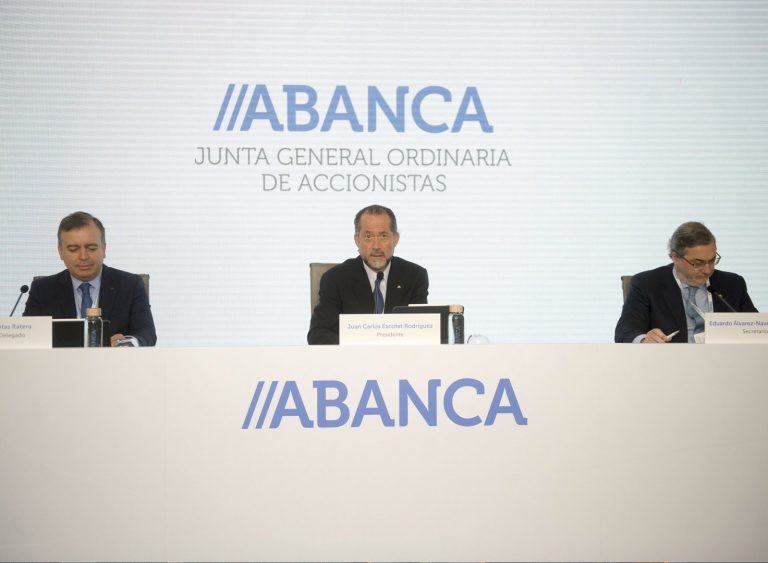 La junta de accionistas de Abanca respalda la gestión social y financiera de 2020