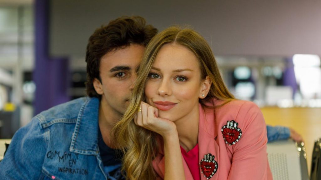 Atar Los Cabos Sueltos De La Serie