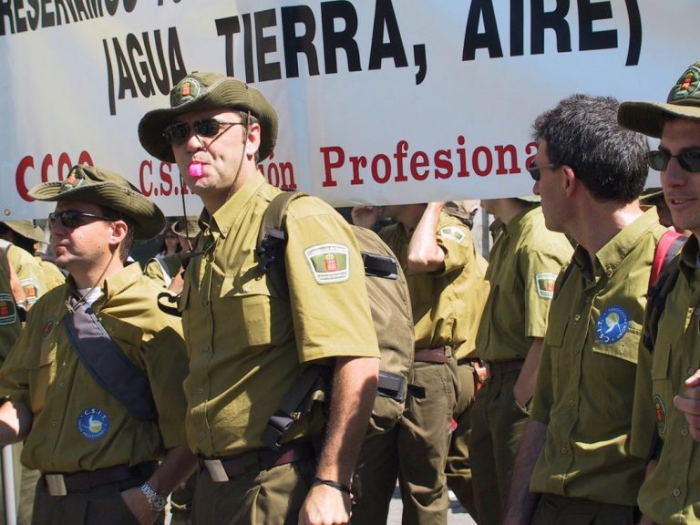 Agentes forestales y sindicatos piden a Ribera por el retraso en la ley para el sector