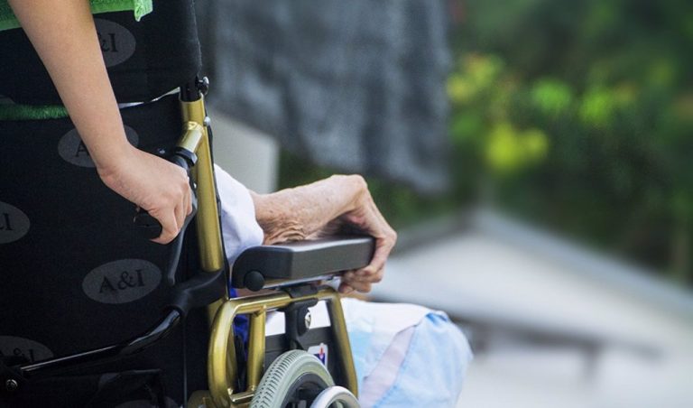 Andalucía registra 48 usuarios y 22 trabajadores de residencias positivos