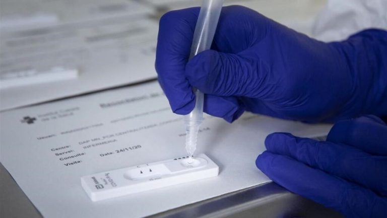 Andalucía sube tasa por octavo día hasta 181,6 y suma 1.639 casos