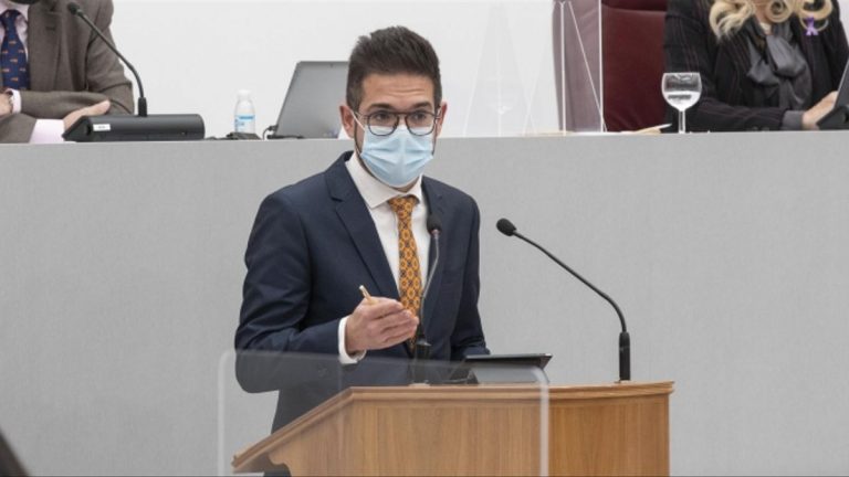 El PSOE denuncia en Murcia la «ausencia de medios» para escolarizar a un niño con necesidad de atención sanitaria