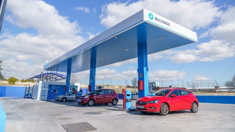 Ballenoil incorpora las estaciones de Zerogas a su red
