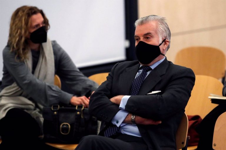 El juez cierra ‘Kitchen’ para policías implicados en la vigilancia a la mujer de Bárcenas