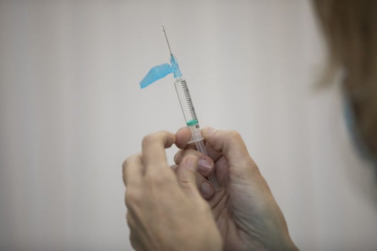 Cómo saber si tienes anticuerpos tras la vacuna de la Covid