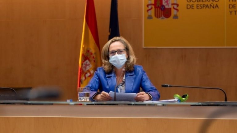 Calviño pone el foco en asegurar a los jóvenes las «mejores perspectivas» de vida