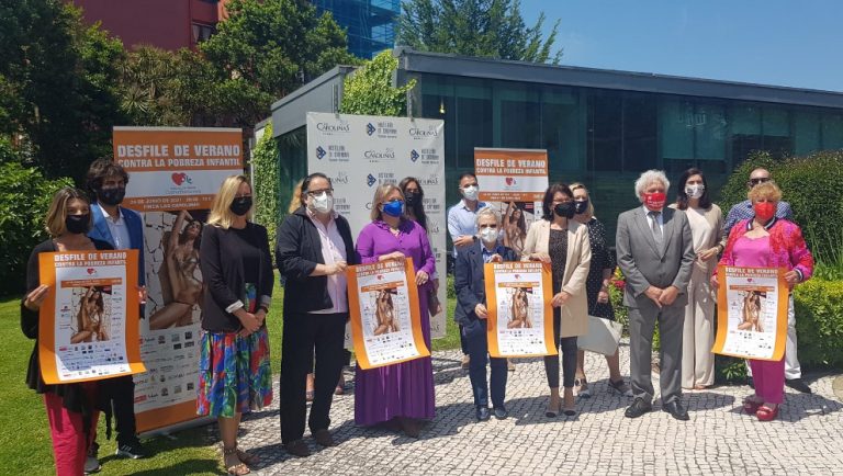 Cantabria exige la retirada de un cartel «sexista» de un desfile contra la pobreza infantil