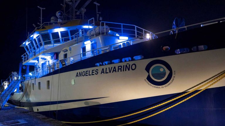 El ‘Ángeles Alvariño’ continúa en busca de Anna y Olivia
