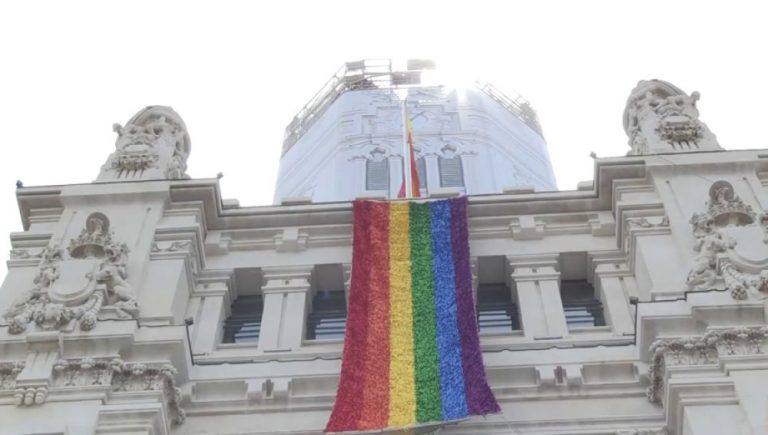 El Palacio de Cibeles se ‘teñirá’ de arcoíris por el Orgullo