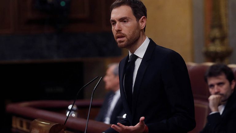 UPN acusa a Sánchez de ser «cómplice» del 1-O