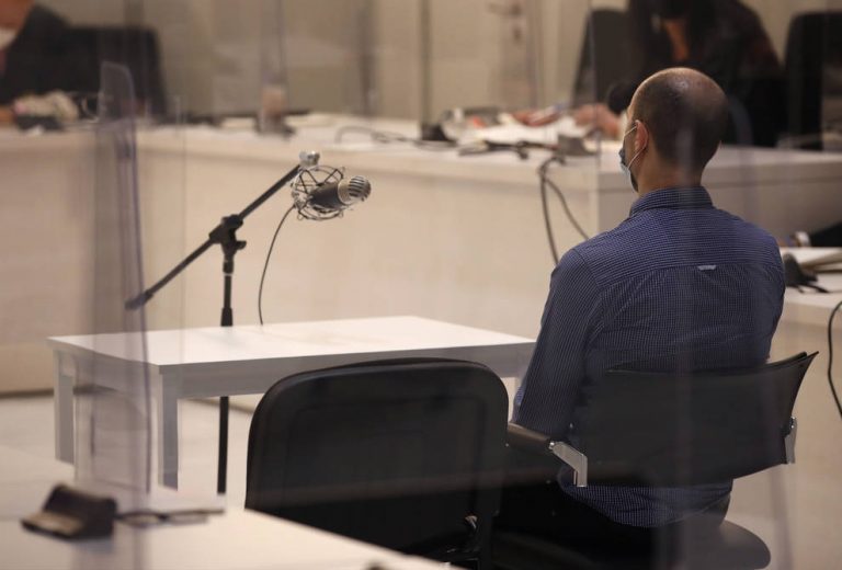 El etarra David Urdin queda en libertad tras aceptar 2 años de cárcel