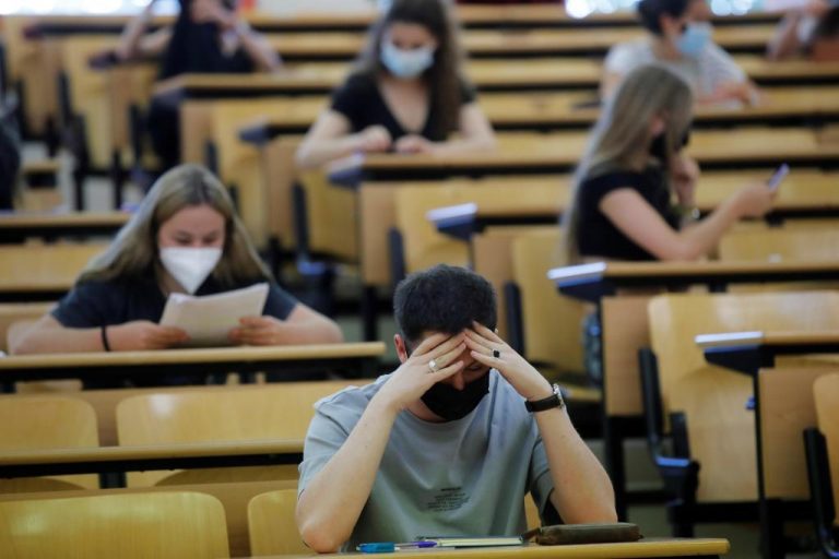Madrid: El examen de Matemáticas II de la EBAU no habría recibido críticas si fuera igual en toda España