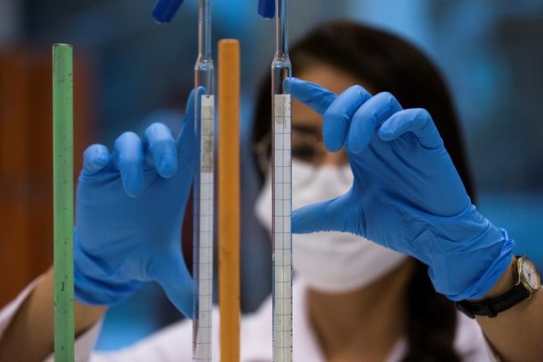 El sector químico prevé aumentar un 7,1% sus ingresos en 2021